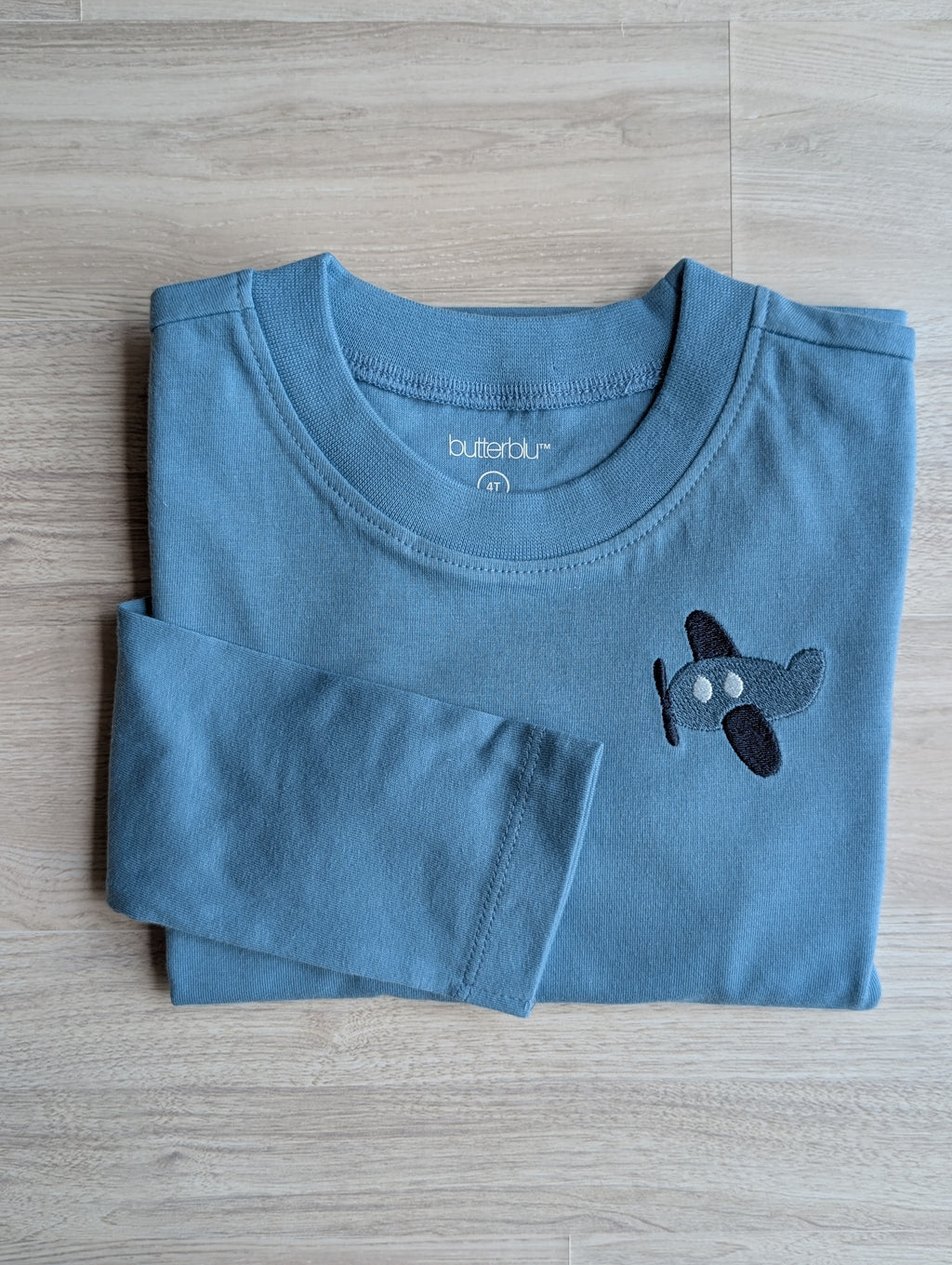 Long-sleeve shirt from the five-piece transportation set